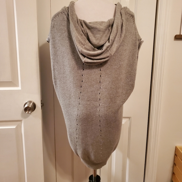 BCBG Short Sleeve Hooded Sweater - Picture 2 of 2